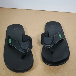 Sanuk sandals FlipFlops Sz Y2-3